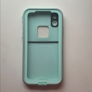 iPhone XR lifeproof
